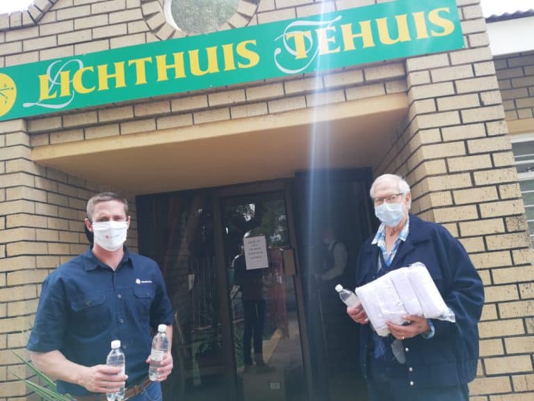 AfriForum se Lichtenburg-tak skenk handreiniger en gesigmaskers