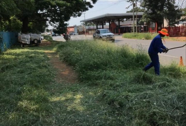AfriForum se Rustenburg-tak gaan voort met volhoubare skoonmaakprojek
