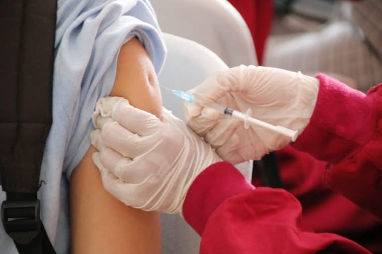 AfriForum-lede ingeënt, maar sertifikate veroorsaak probleme