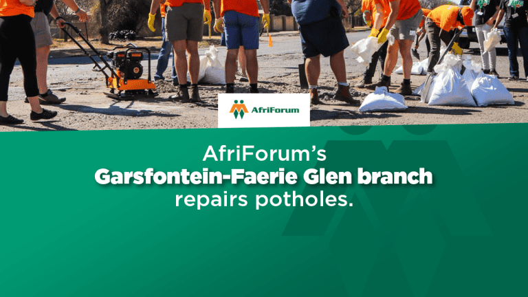 AfriForum’s Garsfontein-Faerie Glen branch repairs potholes.