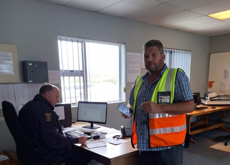 Loadshedding threatens communication at Eastern Cape police station: Walker Drive neighbourhood watch intervenes with donation